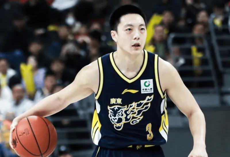 PG电子官方网站-广东首节险胜同曦！胡明轩回暖，三外全部打铁，同曦命中率也糟糕